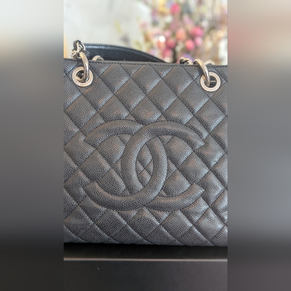 Chanel GRAND shopping caviar tote - Picture 5 of 15